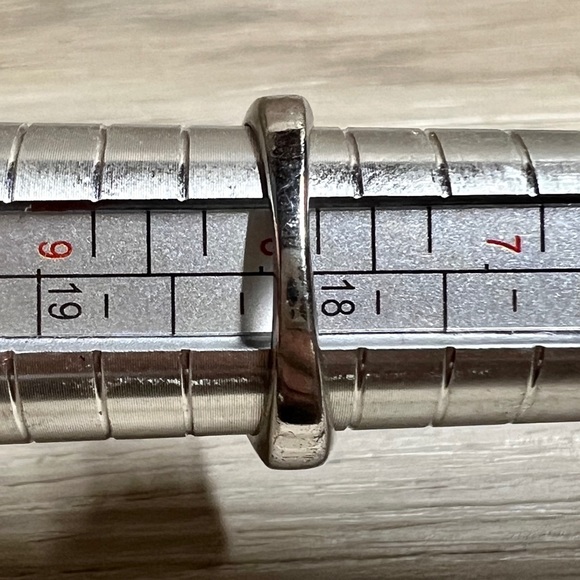 Vintage Designer Sterling Silver Cubic Zirconia Gemstone Cocktail Ring, Size 8 - Picture 13 of 13